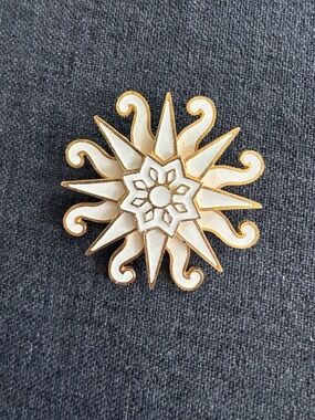 Vintage Gold and Cream Sunburst Brooch